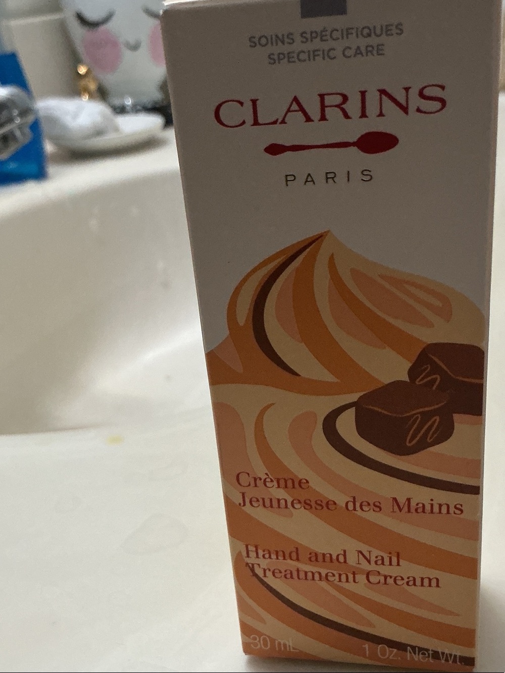 Clarins Hand and Nail Treatment Cream – Cream, Brown